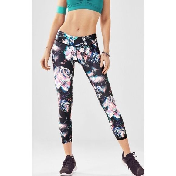 Fabletics Mid-Rise Printed Powerlite Capri Size S - Picture 1 of 13